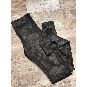 Athleta Black & Silver Metallic Floral Barre Stirrup Leggings Women's Size Small